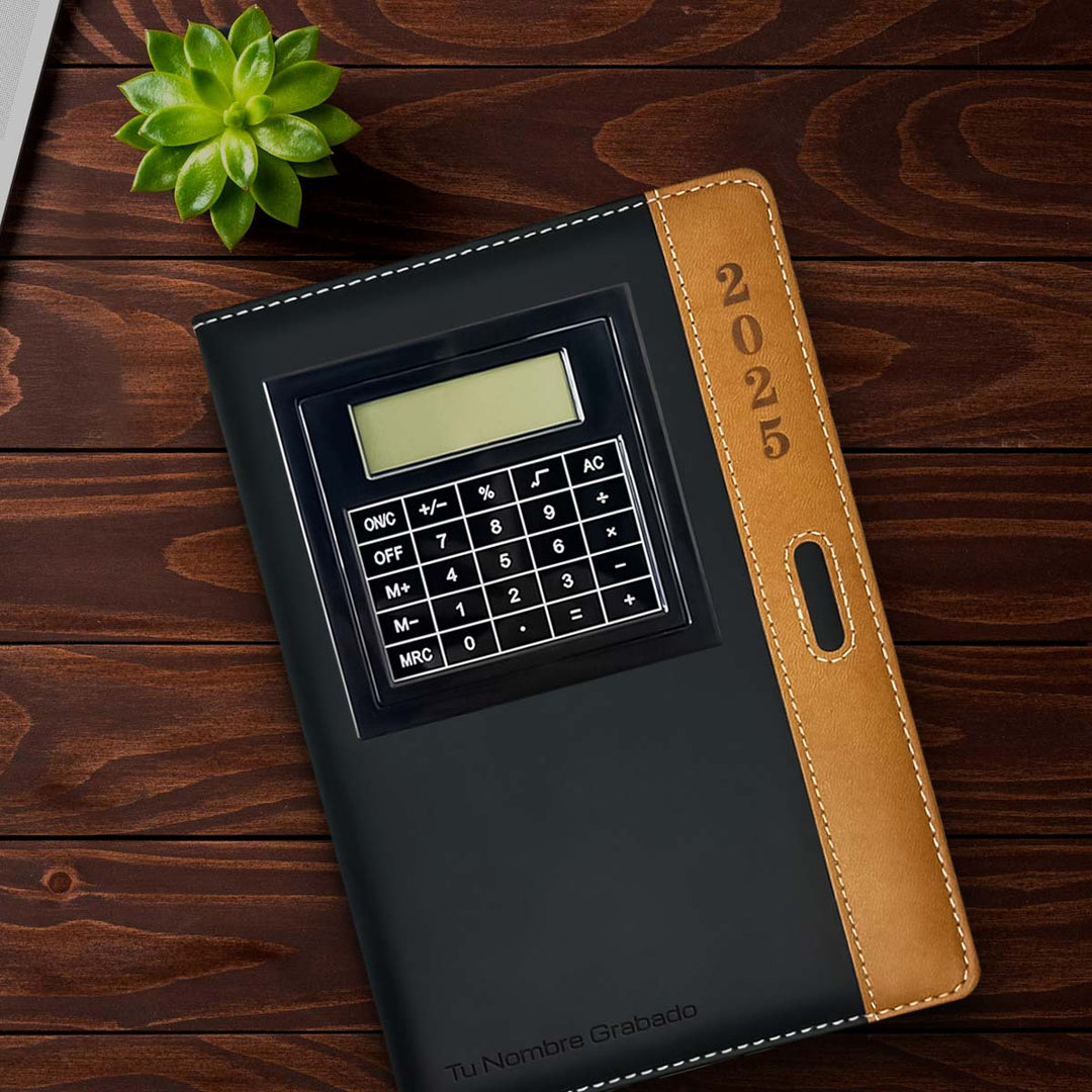 Agenda con Calculadora 2025 Negra + Grabado Personalizado