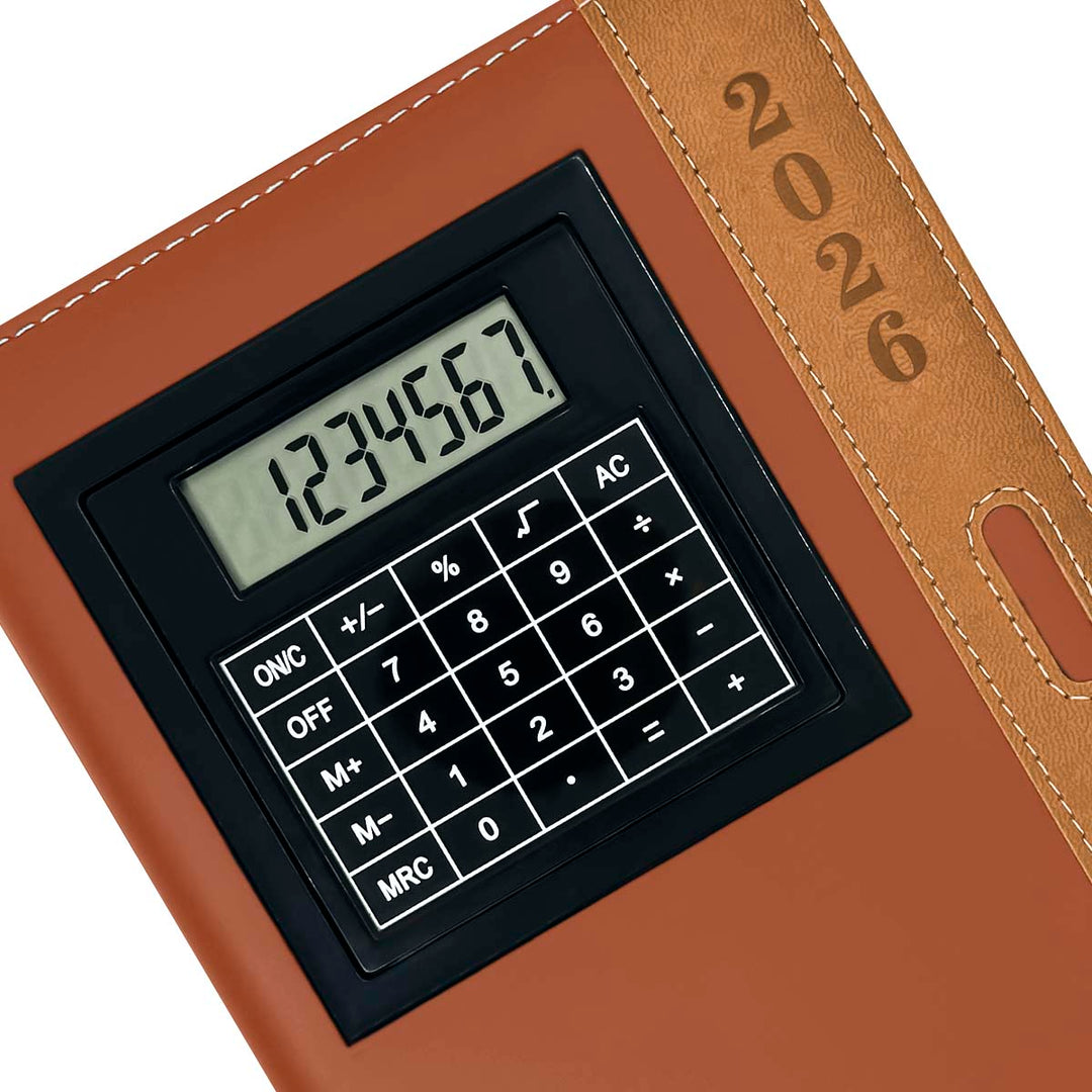 Detalles de Agenda con Calculadora 2026 Marrón + Grabado Personalizado.