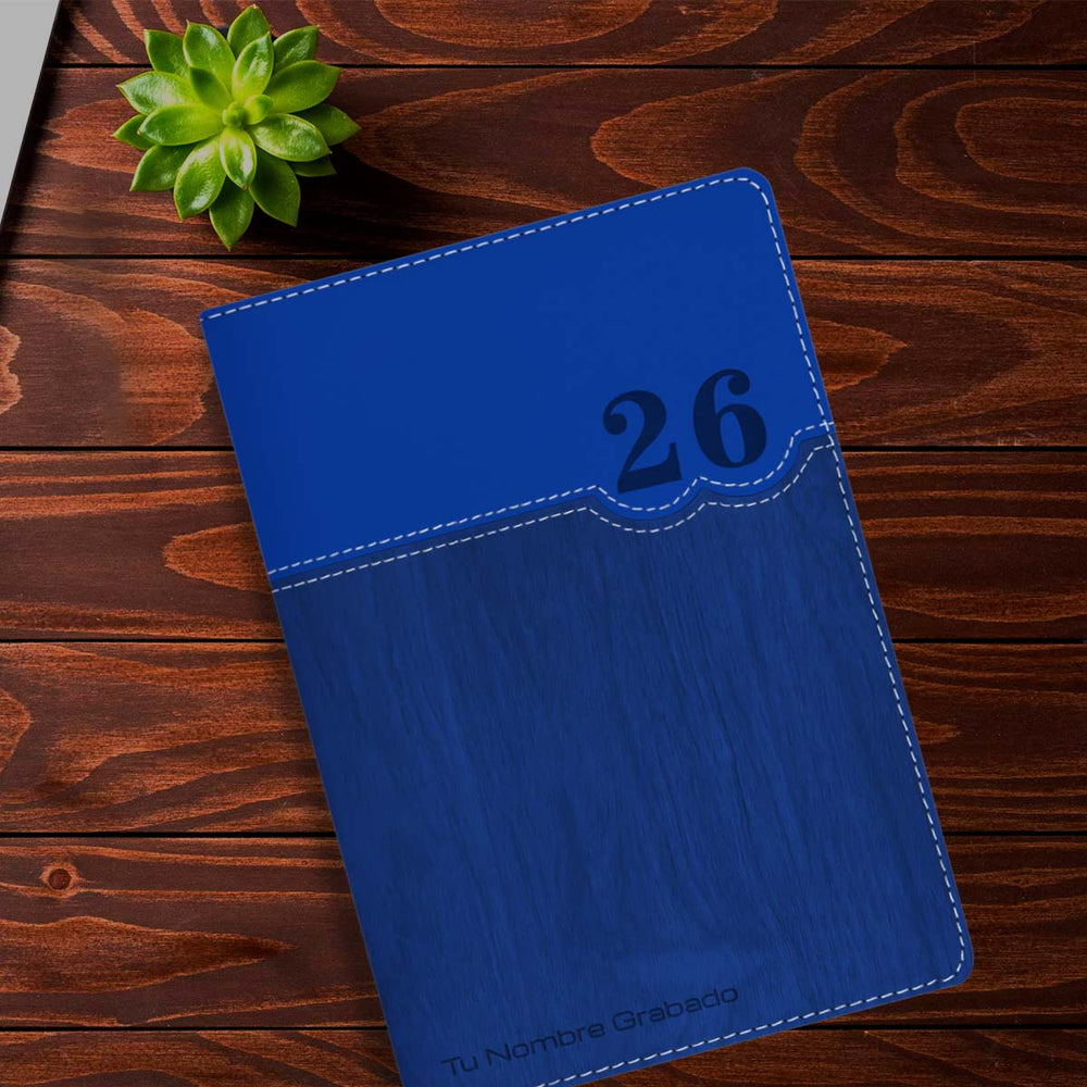 Acabado Amaderado de Agenda Ejecutiva 2026 Azul Amaderada (A5) + Grabado Personalizado.
