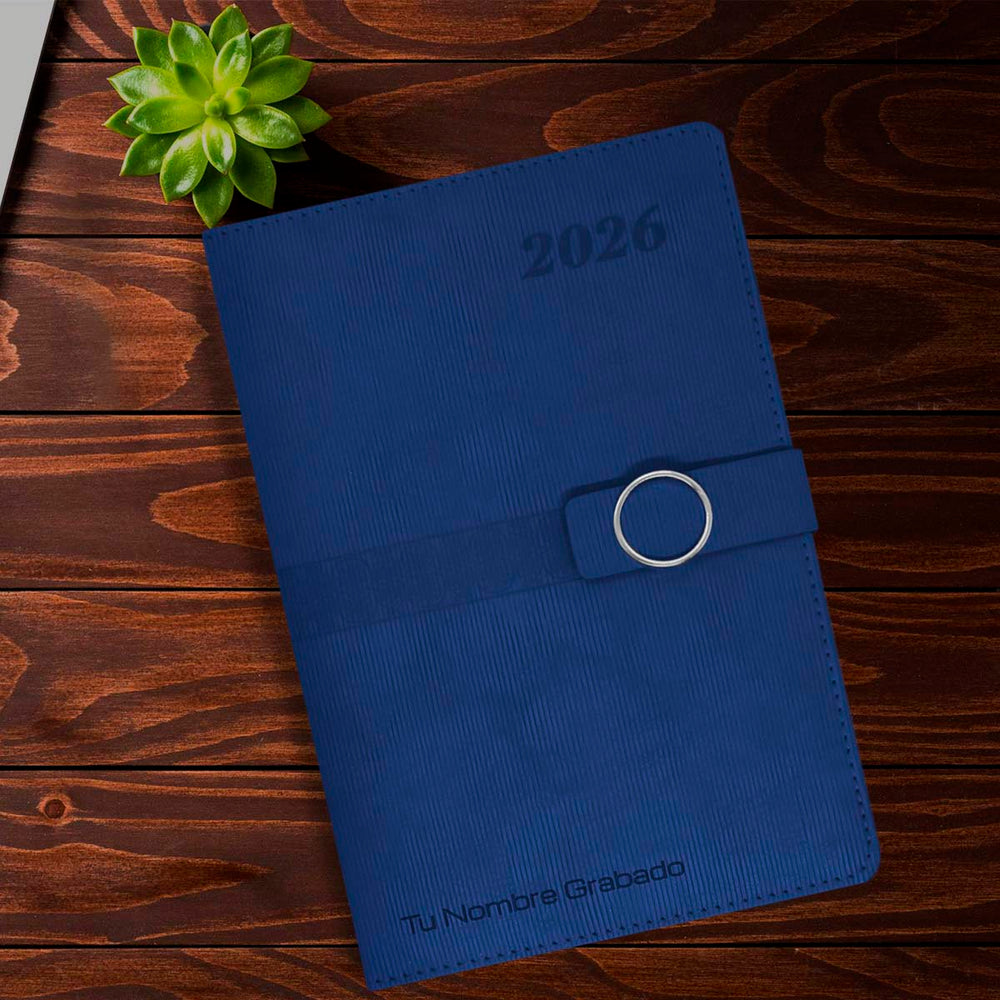 Acabado de Agenda Ejecutiva 2026 Azul Anillo (A5) + Grabado Personalizado.