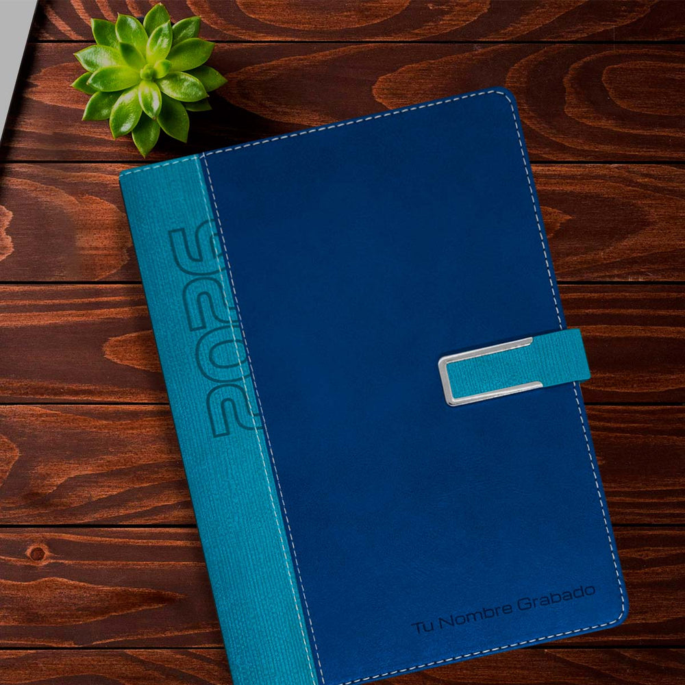 Acabado Jaspeado de Agenda Ejecutiva 2026 Azul Jaspeada + Grabado Personalizado.