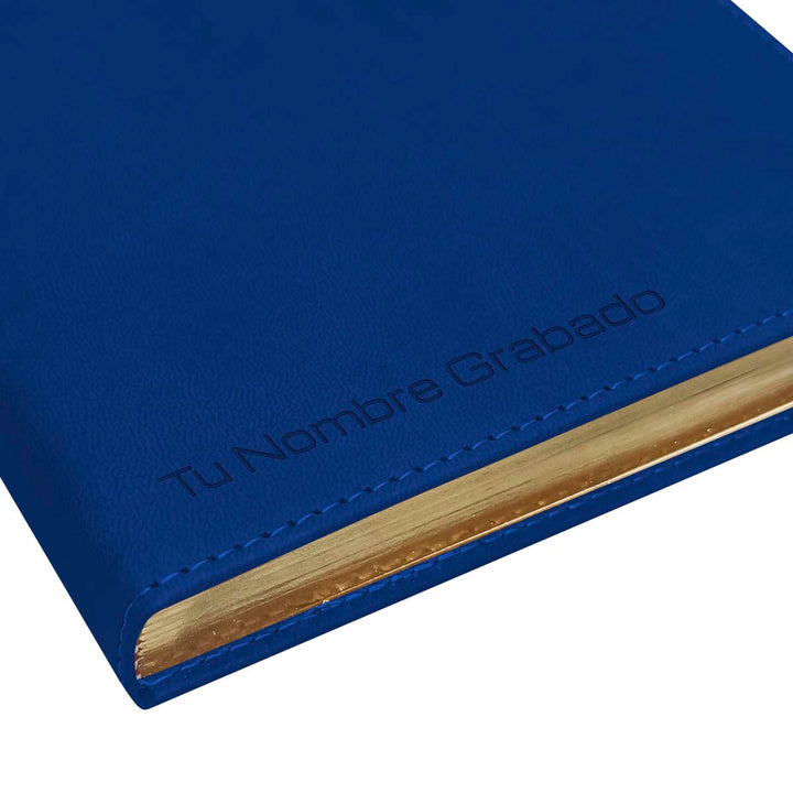 Grabado en la portada de Agenda Ejecutiva 2026 Azul Mate (A5) + Grabado Personalizado.