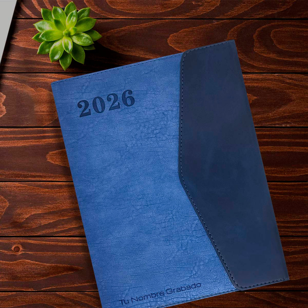 Acabado Rugoso de Agenda Ejecutiva 2026 Azul Solapa + Grabado Personalizado.
