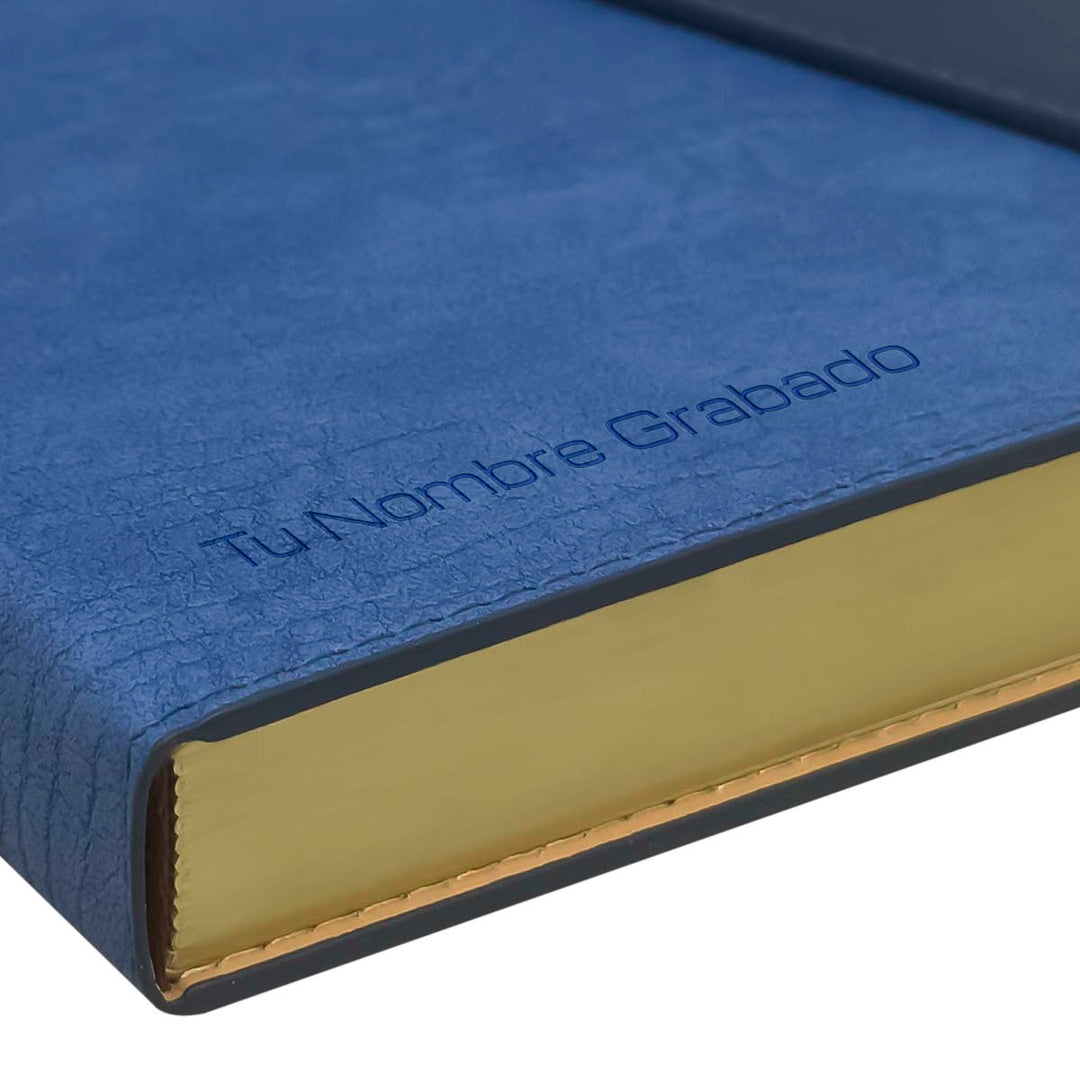 Grabado en la portada de Agenda Ejecutiva 2026 Azul Solapa + Grabado Personalizado.
