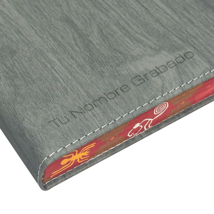 Grabado en la portada de Agenda Ejecutiva 2026 Gris Amaderada (A5) + Grabado Personalizado.