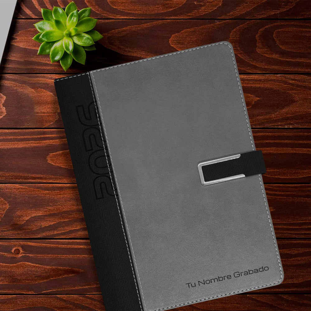 Acabado Jaspeado de Agenda Ejecutiva 2026 Gris Jaspeada + Grabado Personalizado.