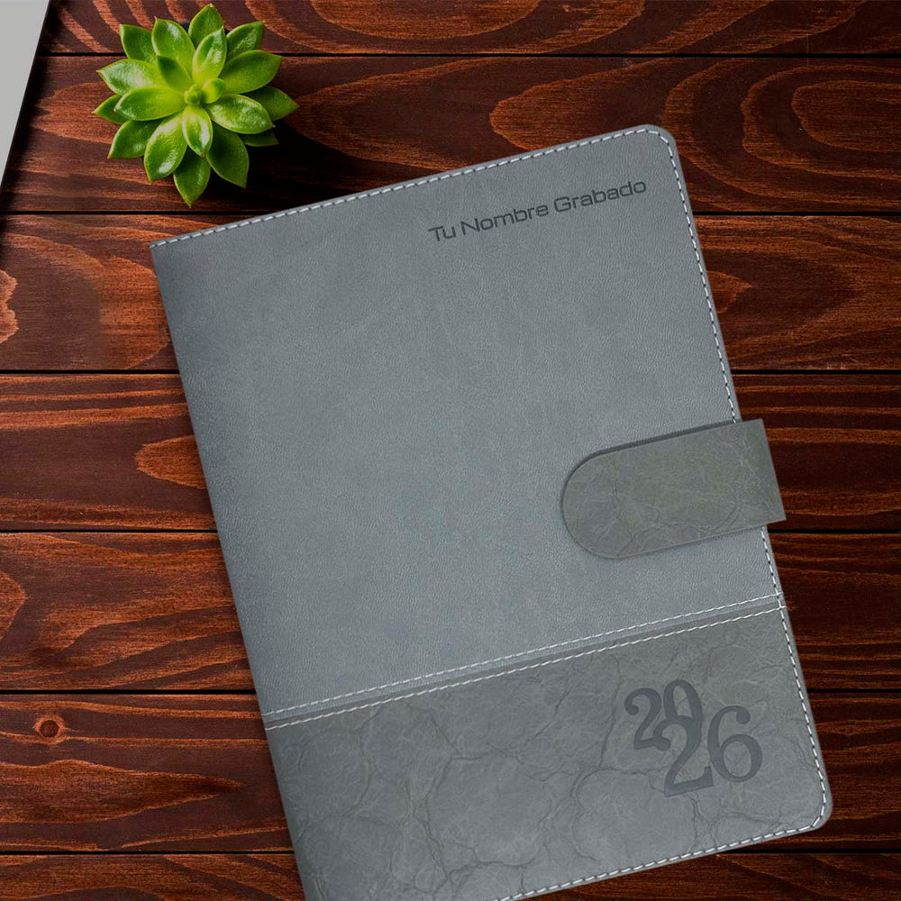 Acabado Rocoso de Agenda Ejecutiva 2026 Gris Rocosa + Grabado Personalizado.