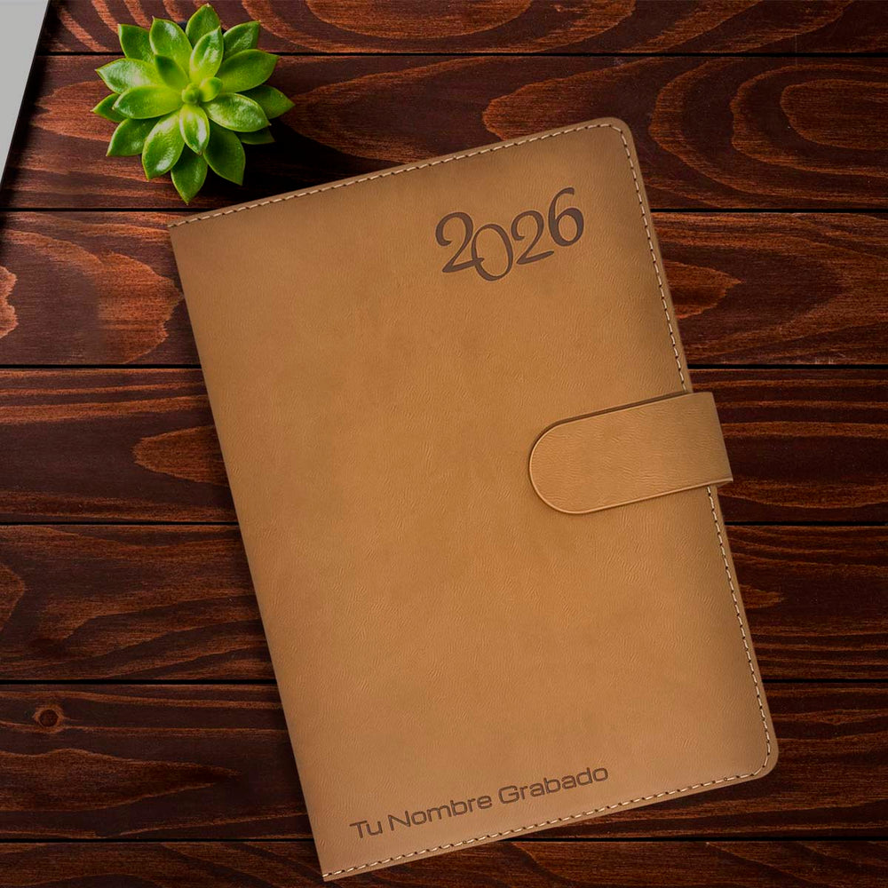 Acabado Mate de Agenda Ejecutiva 2026 Marrón Mate (A5) + Grabado Personalizado.