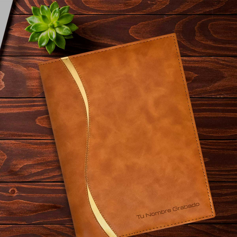 Acabado Cuero de Agenda Ejecutiva 2026 Marrón Onda + Grabado Personalizado.