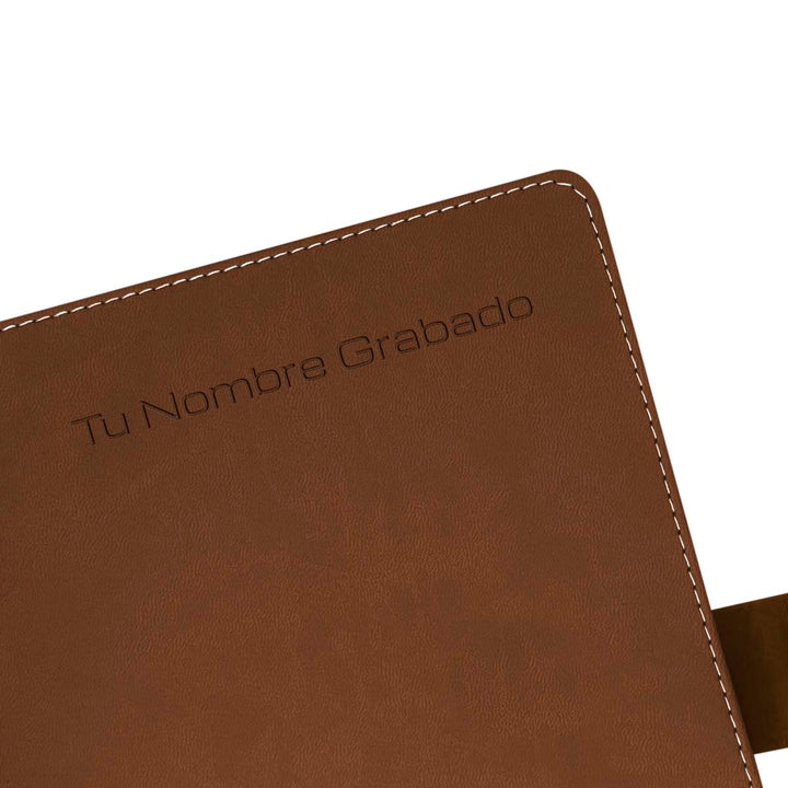 Grabado en la portada de Agenda Ejecutiva 2026 Marrón Rocosa + Grabado Personalizado.