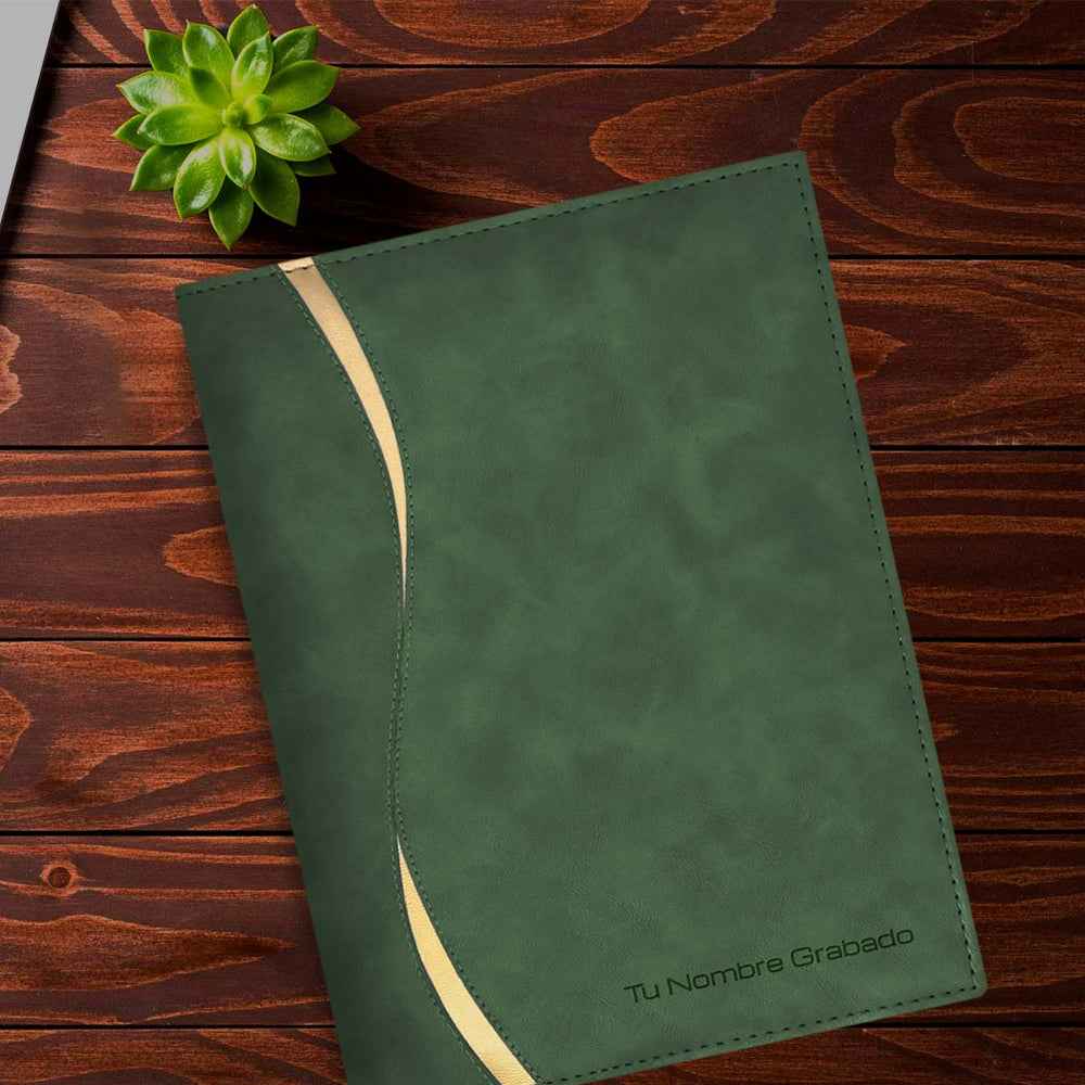 Acabado Cuero de Agenda Ejecutiva 2026 Verde Onda + Grabado Personalizado.