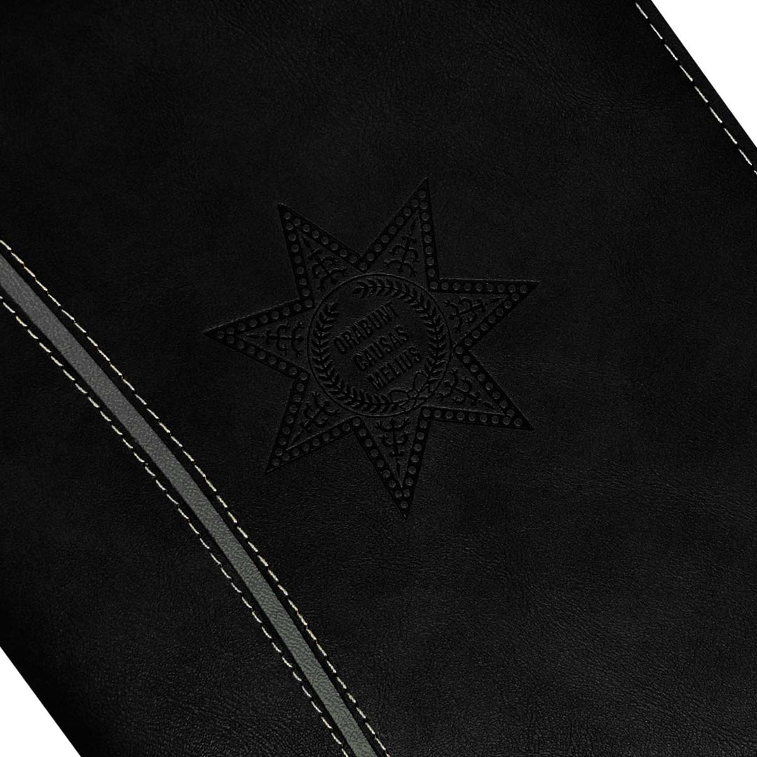 Logo grabado en la portada de Agenda para Abogado 2026 Negra.