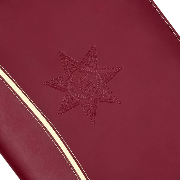 Logo grabado en la portada de Agenda para Abogado 2026 Roja.