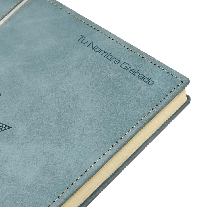 Tu nombre grabado en la portada de Agenda para Abogado 2026 Azul Celeste.